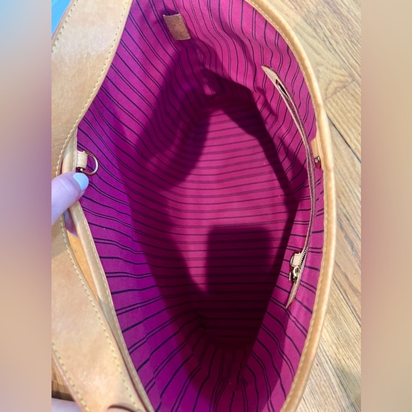 Louis Vuitton Pristine Hobo - Delightful MM - Picture 7 of 12